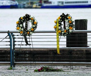Wreath-laying ceremony honors the resilience of New Orleans