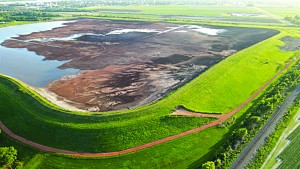 More toxic waste leaking from levees at River Parishes alumina refinery