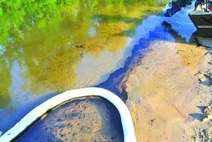 Oily gunk from Roseland explosion flows towards Lake Pontchartrain